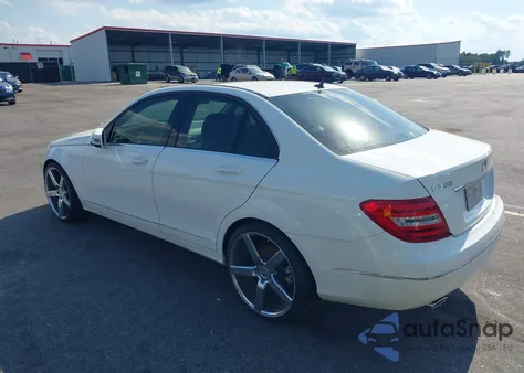 2013 Mercedes-Benz C 300 Luxury 4Matic from USA, damaged, VIN WDDGF8AB5DR251972